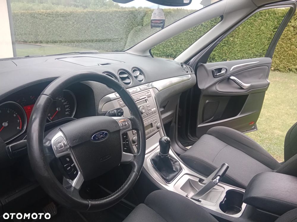 Ford S-Max - 8