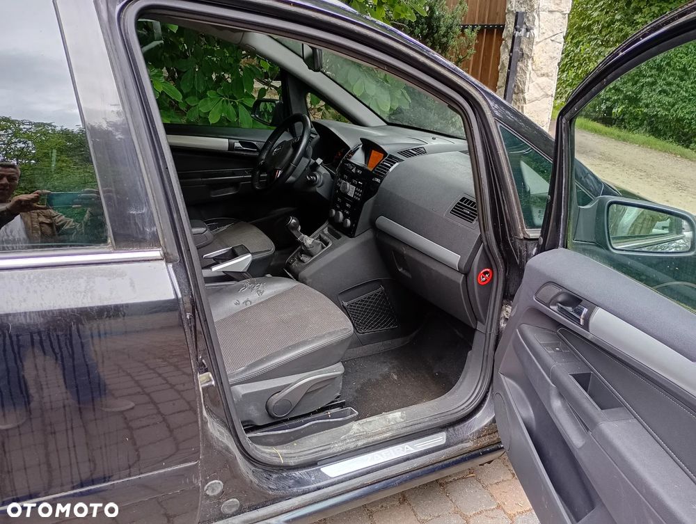 Opel Zafira 1.8 Cosmo - 7