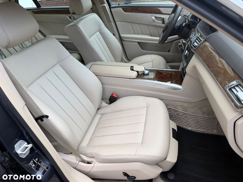 Mercedes-Benz Klasa E 300 BlueTEC HYBRID - 22