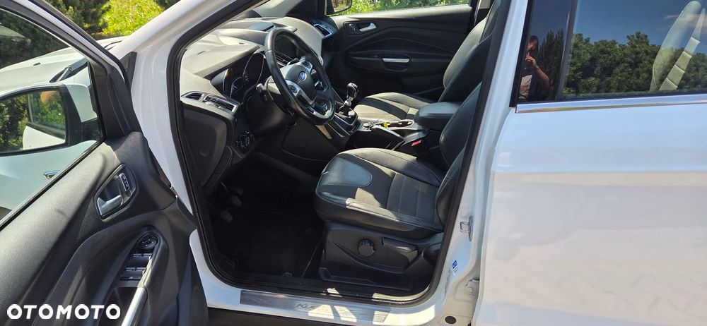 Ford Kuga 1.5 EcoBoost 2x4 Titanium - 20
