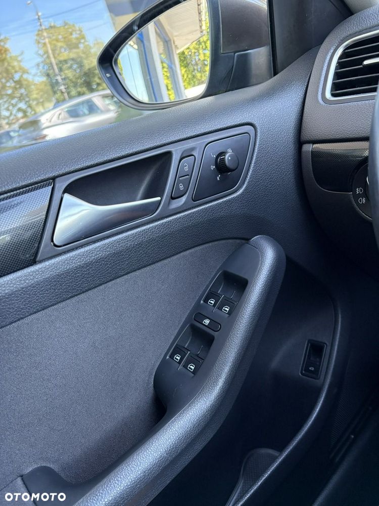 Volkswagen Jetta - 23