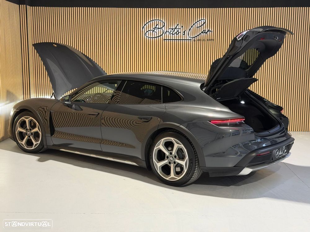 Porsche Taycan Cross Turismo 4 - 6