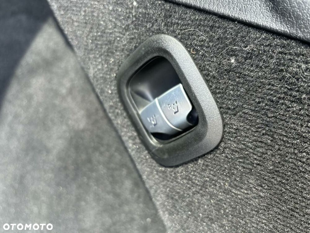 Mercedes-Benz EQS - 32