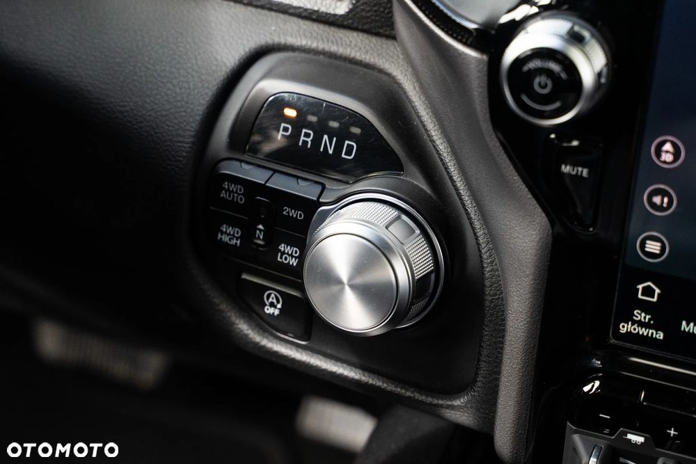RAM 1500 Crew Cab Sport - 30