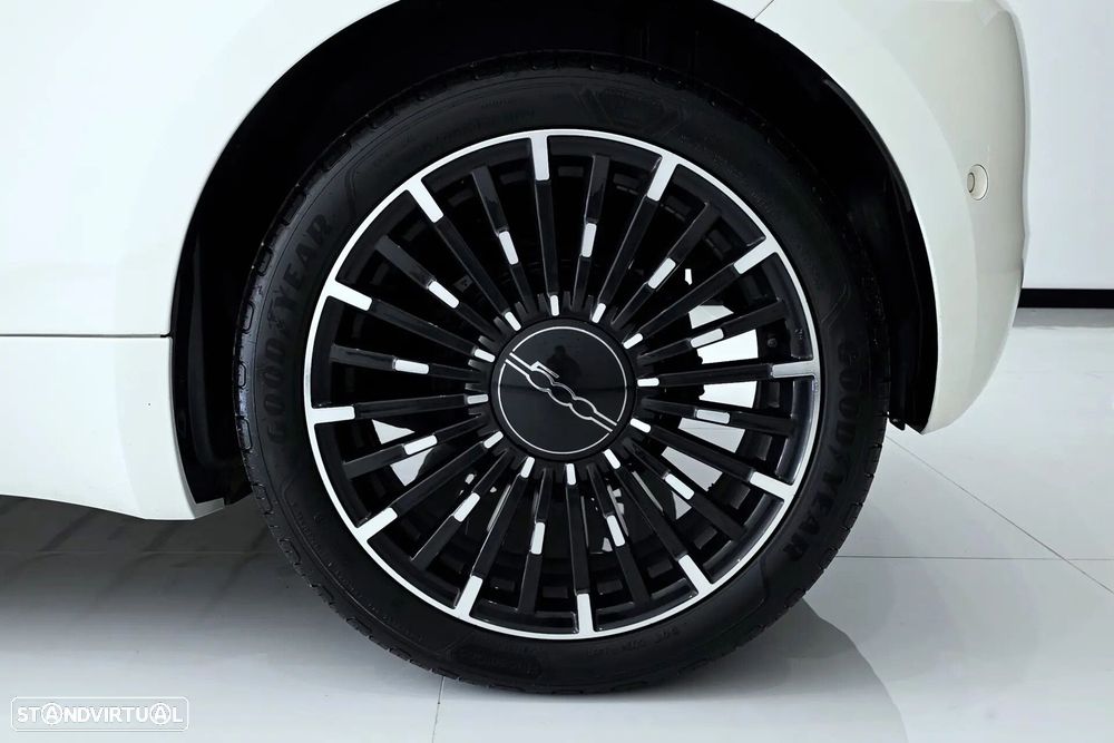 Fiat 500e 42kWh la Prima (by Bocelli) - 25