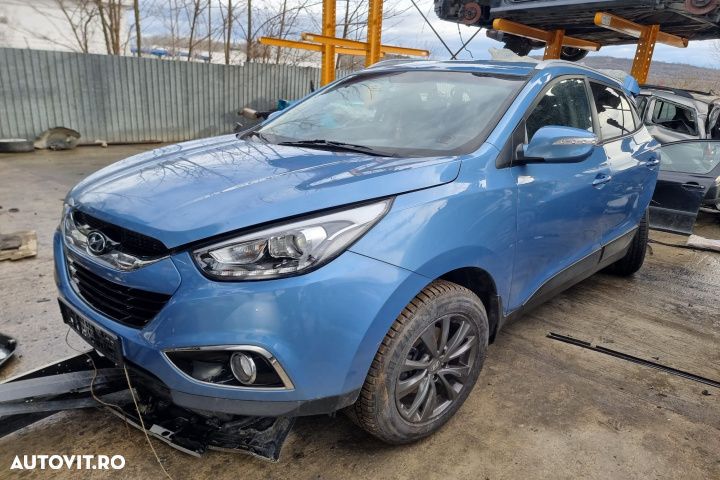 scaune fata spate bancheta scaune interior piele plafoniera spira volan timonerie kit pornire ambreaj volanta  Hyundai IX35 motor 2.0crdi D4HA dezmembrez - 2
