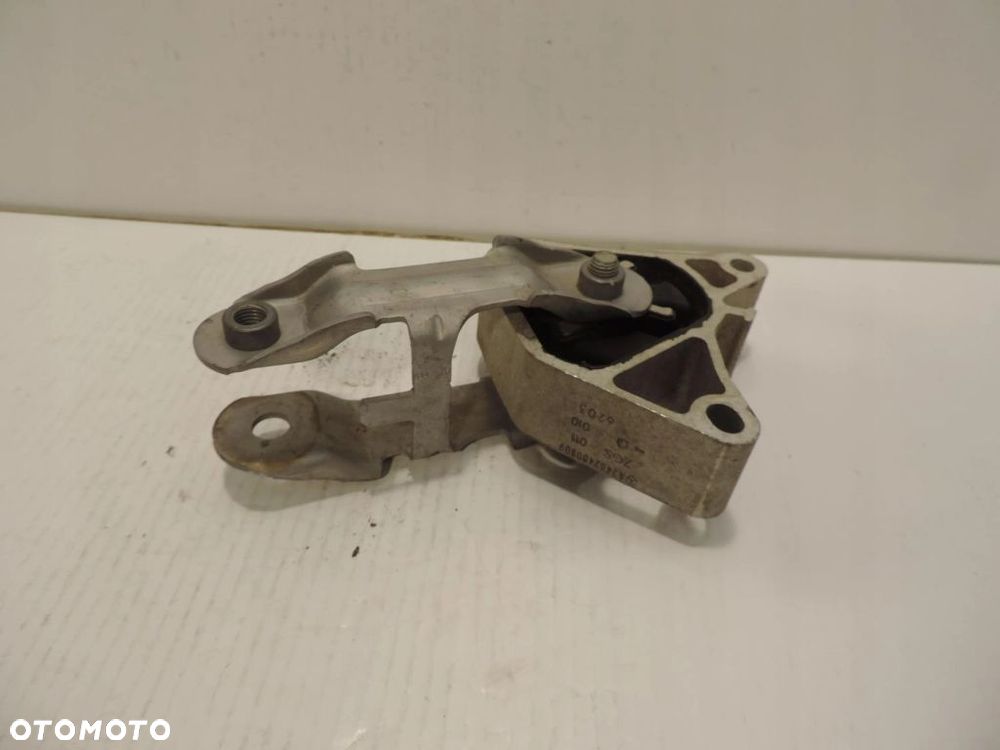 ŁAPA PODUSZKA MOCOWANIE SILNIKA SKRZYNI MERCEDES CLA W117 W176 W246 - 3