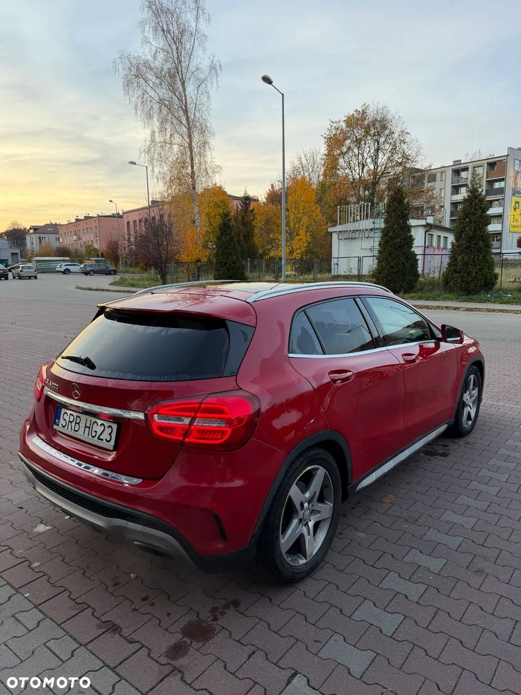 Mercedes-Benz GLA - 10