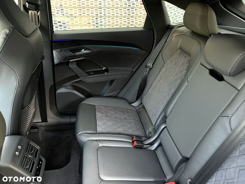 Audi Q5 Sportback - 25