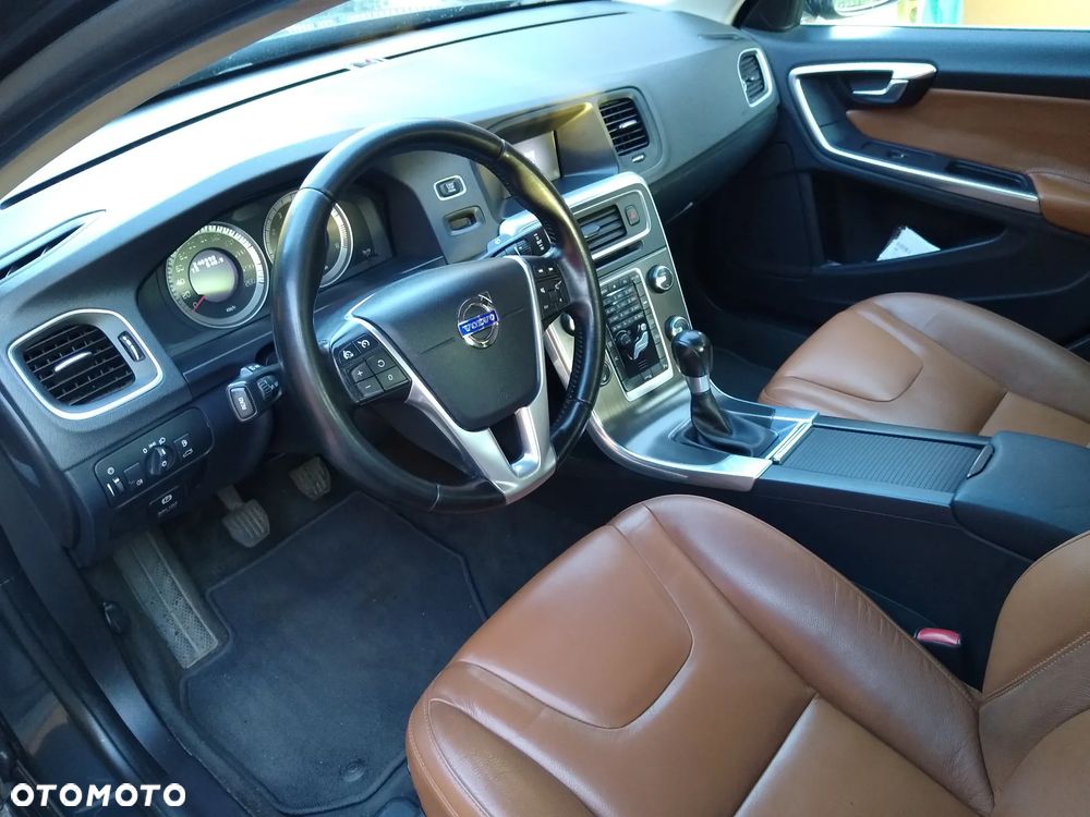 Volvo S60 T3 Momentum - 8