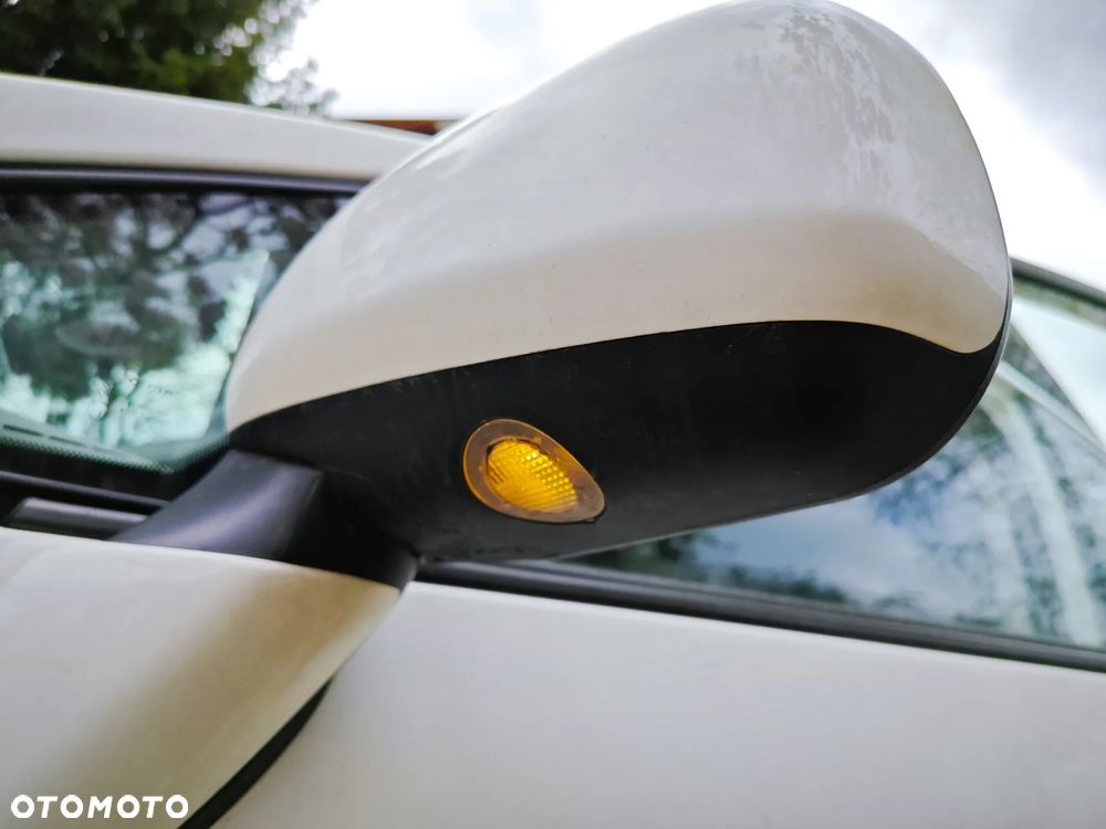 Toyota Verso 2.0 D-4D Sol plus - 32