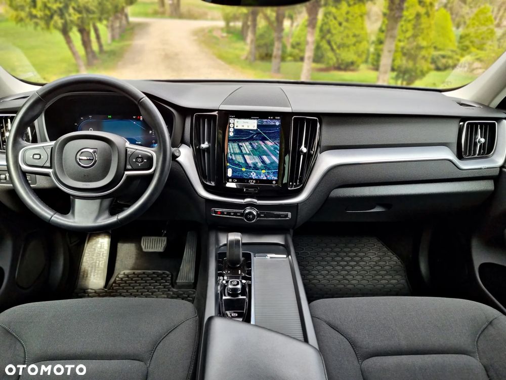 Volvo XC 60 B4 D AWD Geartronic Momentum Pro - 27