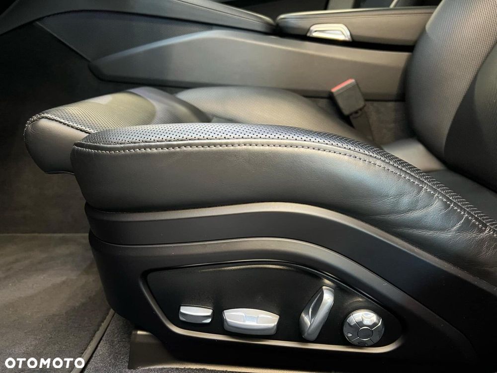 Porsche Panamera 4 - 16