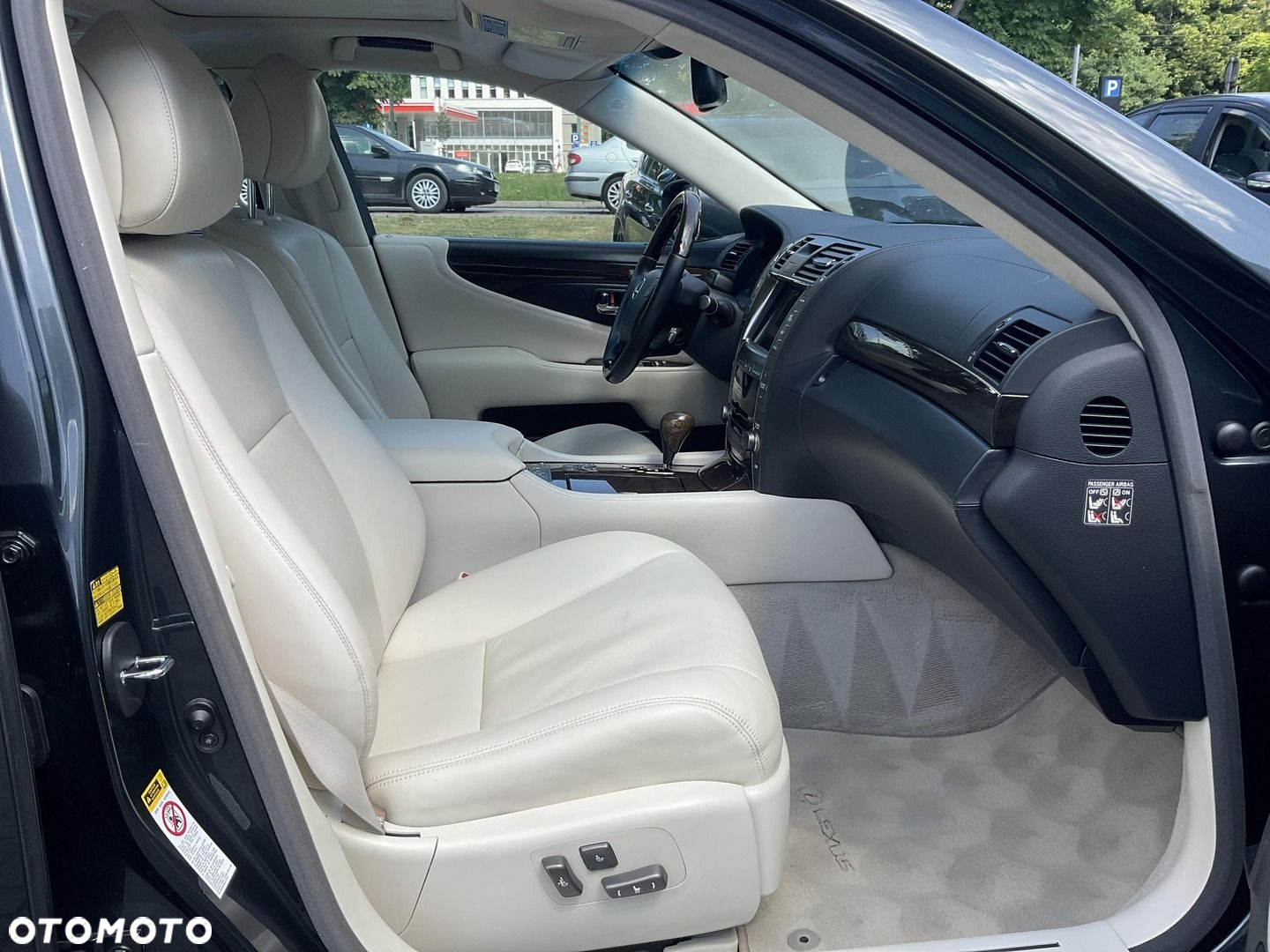 Lexus LS 600h Superior - 13