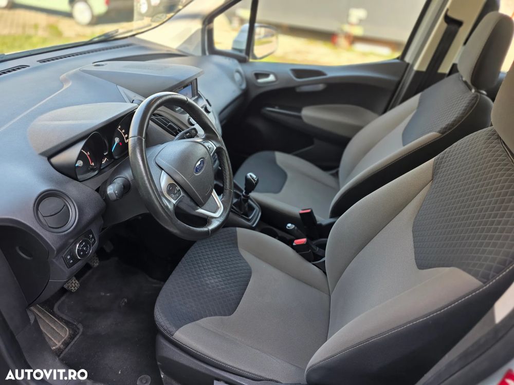 Ford Tourneo Courier 1.5 TDCi Titanium - 6