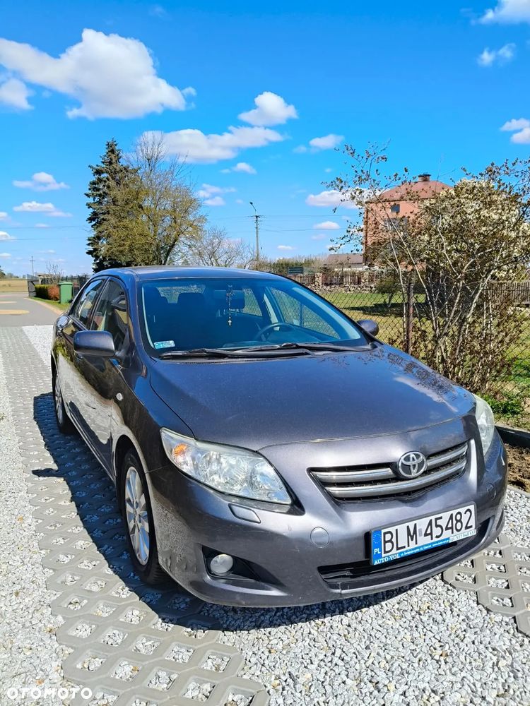 Toyota Corolla - 1