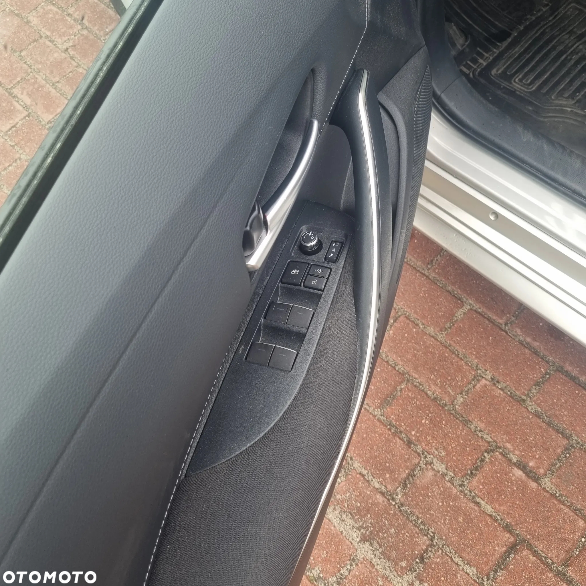 Suzuki Swace 1.8 Hybrid Premium Plus CVT - 2