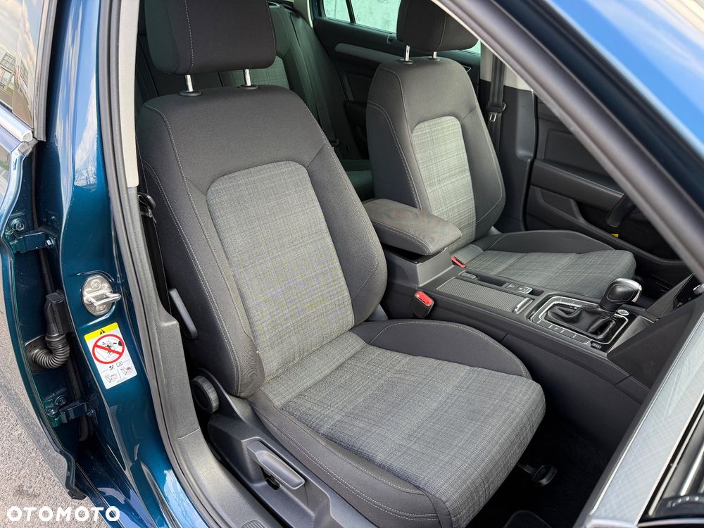 Volkswagen Passat - 15