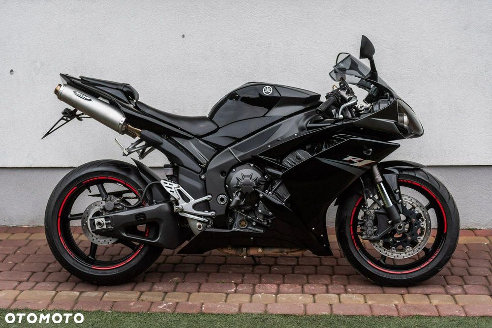 Yamaha R1 - 3