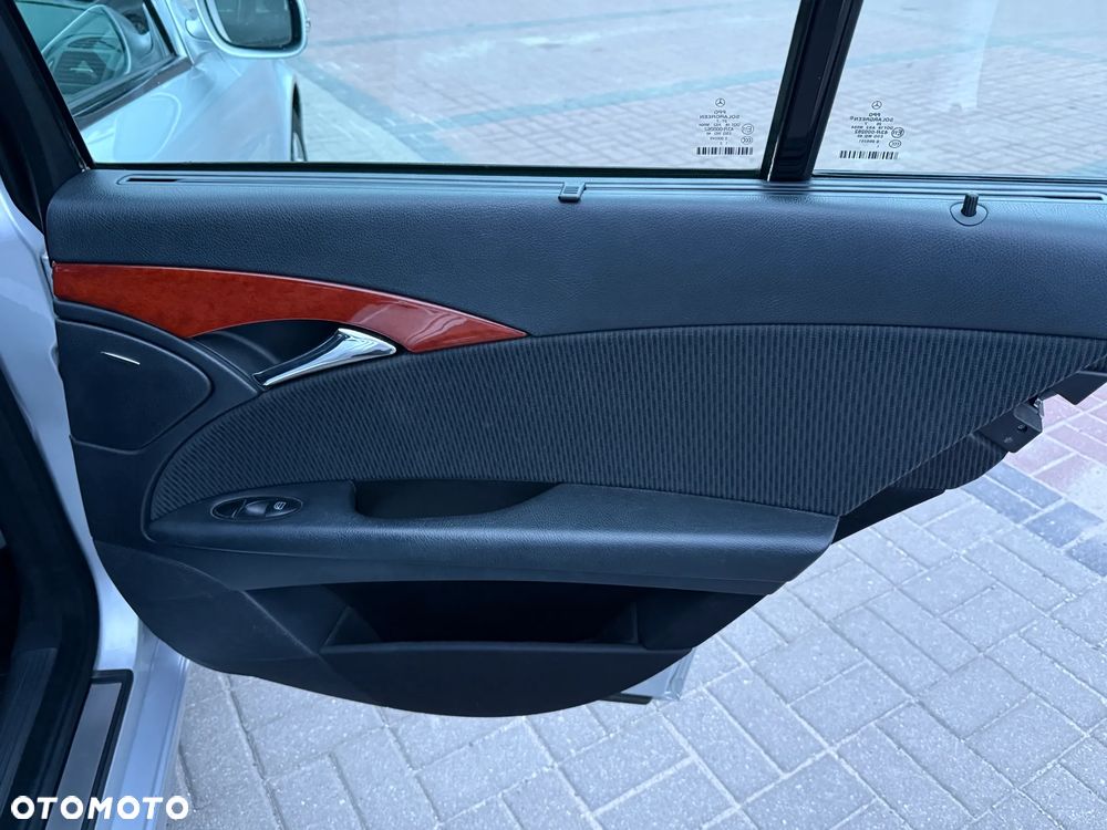 Mercedes-Benz Klasa E 200 Kompressor Classic - 13