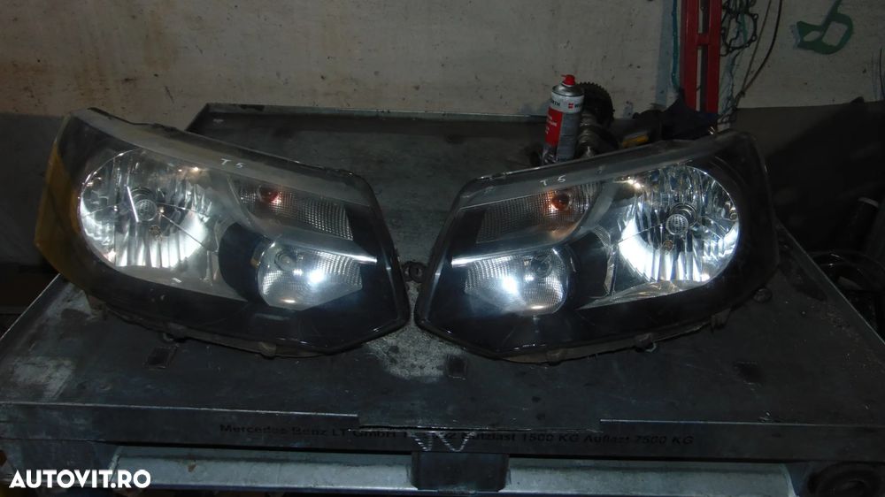 Faruri stanga dreapta VW Transporter 2.0 an 2013 cod 7E1941016H - 1