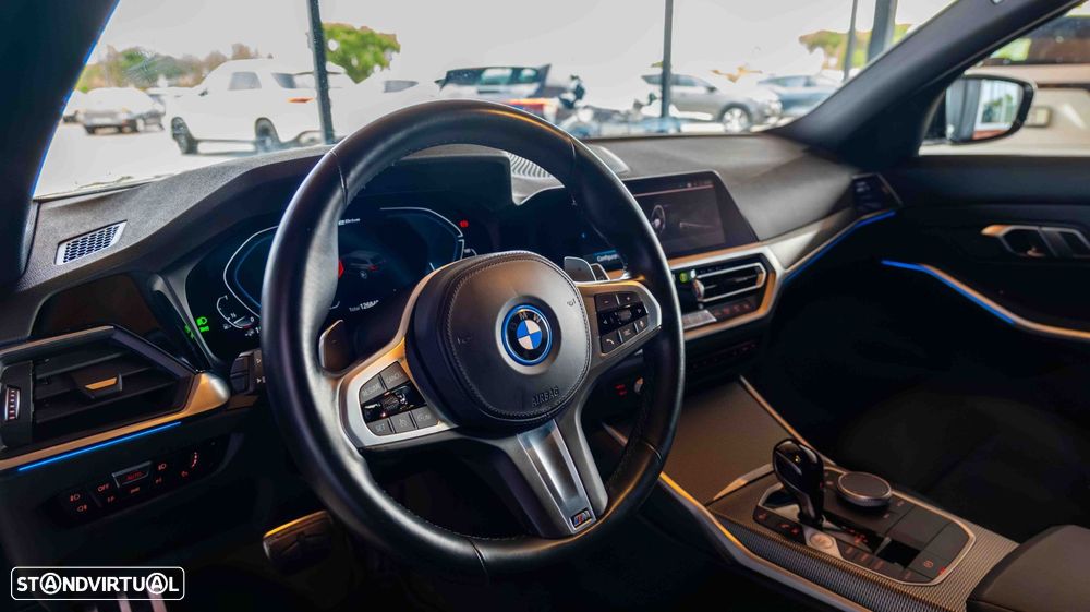 BMW 330 e Touring Pack Desportivo M Pro Auto - 14