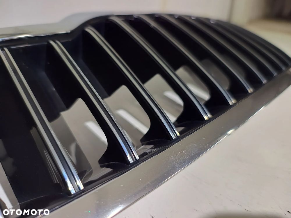 Skoda Superb III grill atrapa 3T0853668B - 6