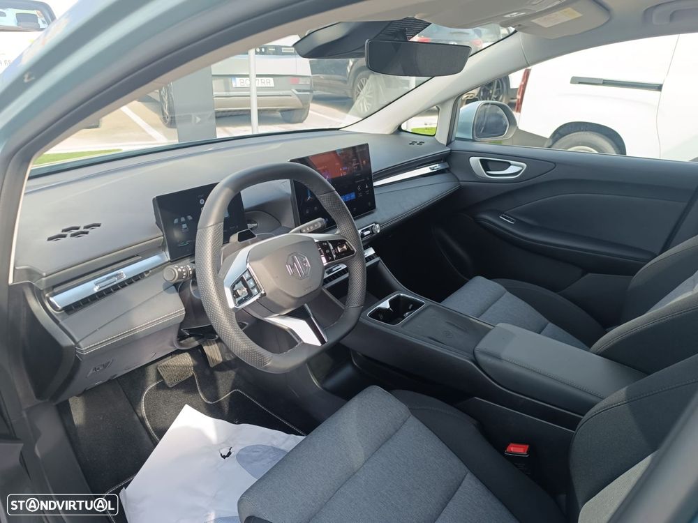 MG MG4 64 kWh Luxury - 6