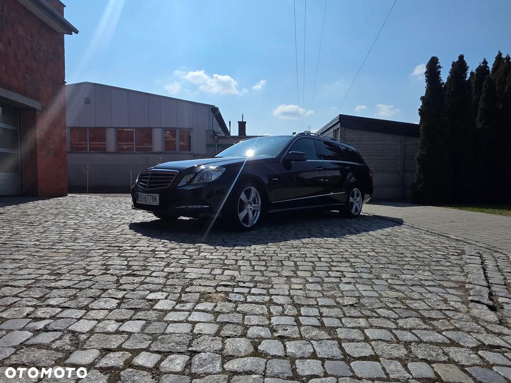 Mercedes-Benz E-Class 2012 photo 3