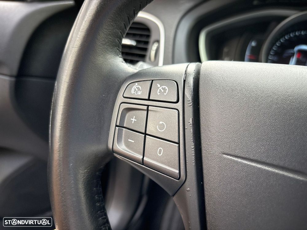 Volvo V40 2.0 D2 Momentum Eco - 12