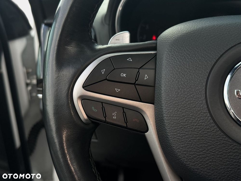 Jeep Grand Cherokee - 16