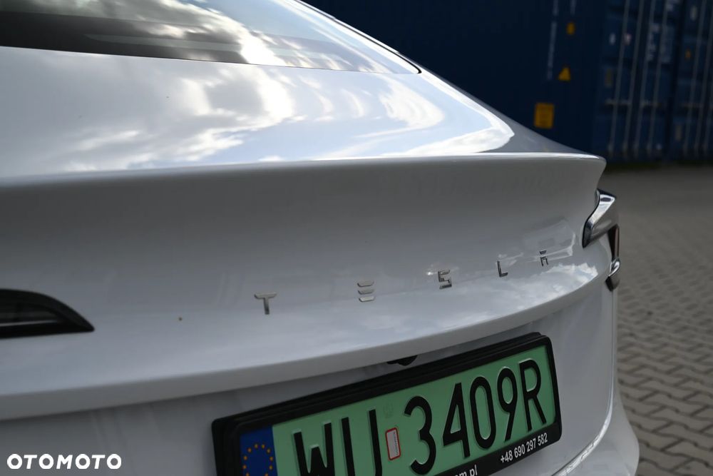 Tesla Model 3 - 5