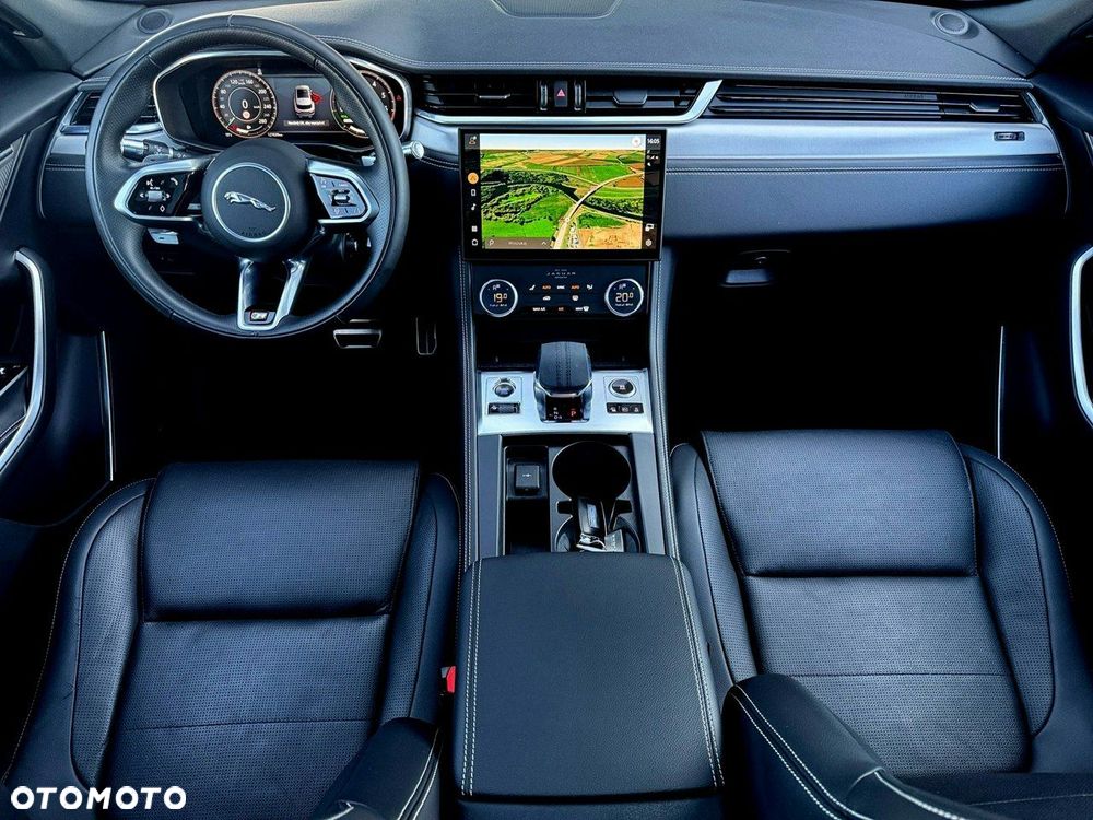 Jaguar F-Pace - 26