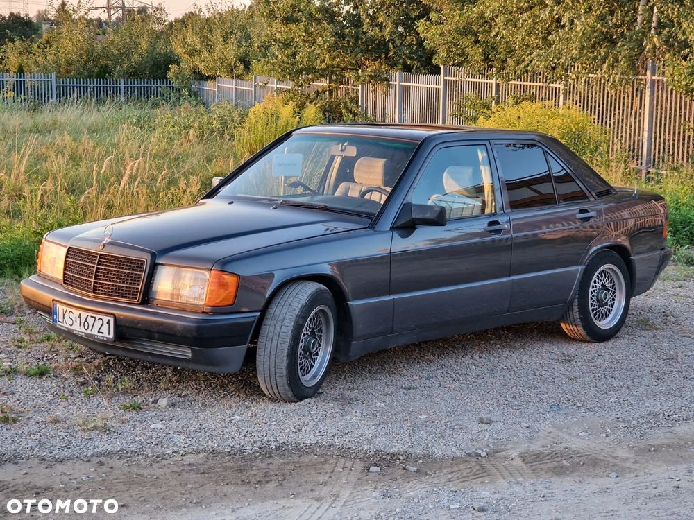 Mercedes-Benz W201 (190) - 2