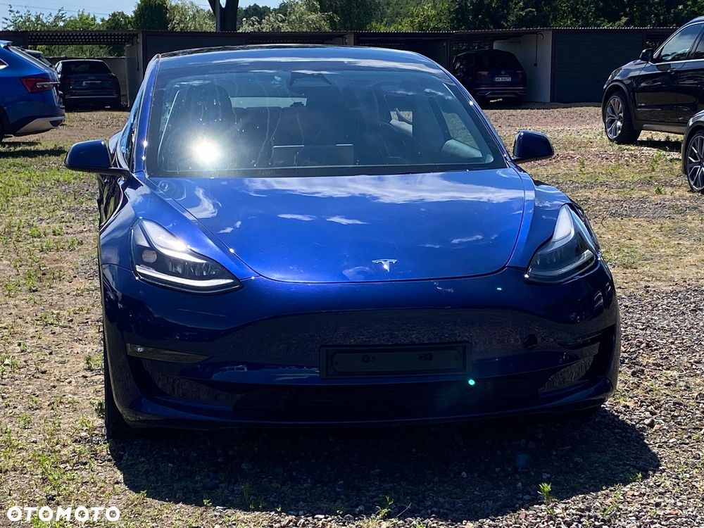 Tesla Model 3 - 1
