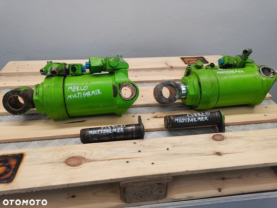 Cylinder hydrauliczny poziomowania osi Merlo ....  Multifarmer - 3