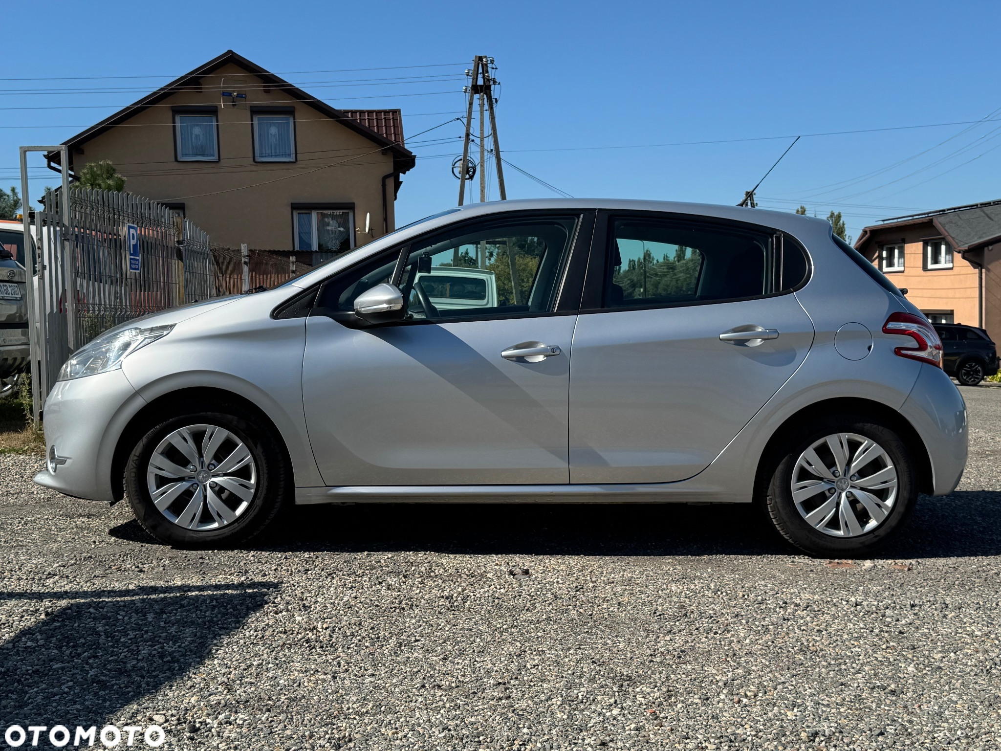 Peugeot 208 - 6