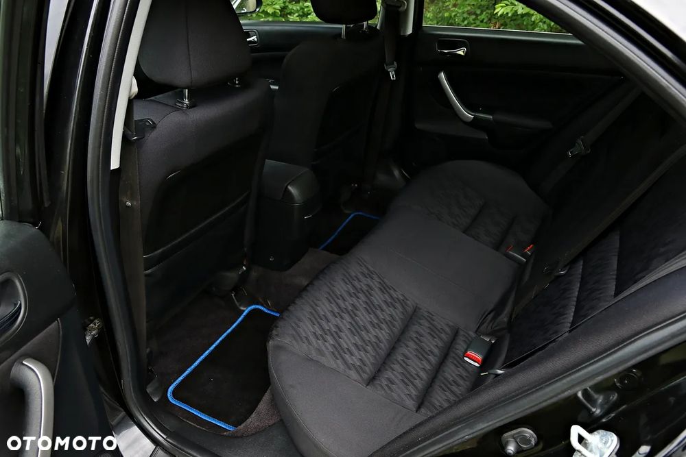 Honda Accord 2.0 i Sport - 32