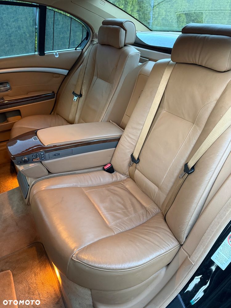 BMW Seria 7 740i L - 11