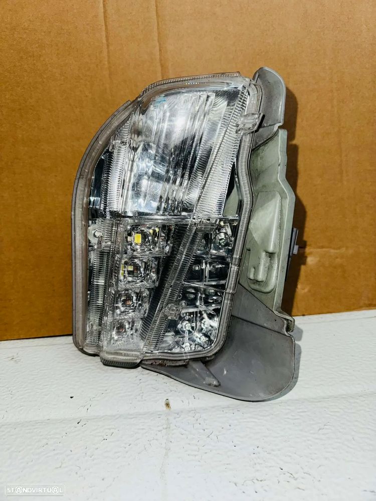 Farol de Nevoeiro Direito Toyota Prius ZVW30 - 2012 / 2015 - 2