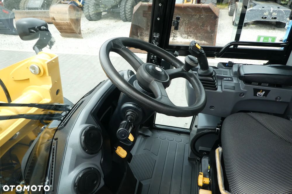 Caterpillar 906 SPROWADZONA - 25