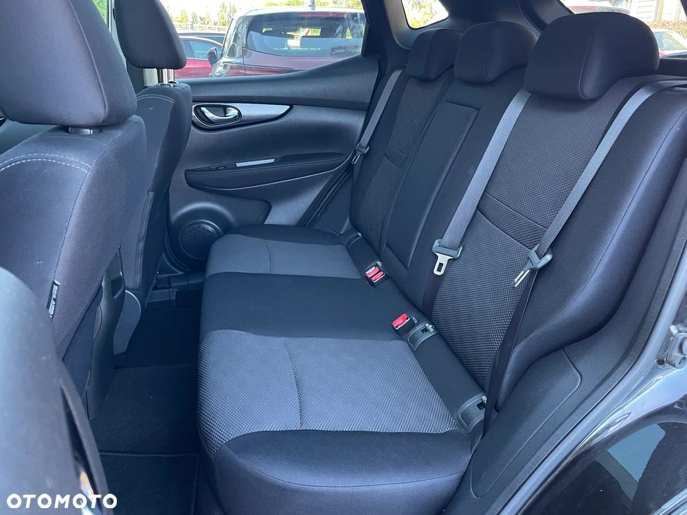 Nissan Qashqai 1.2 DIG-T N-Connecta EU6 - 17