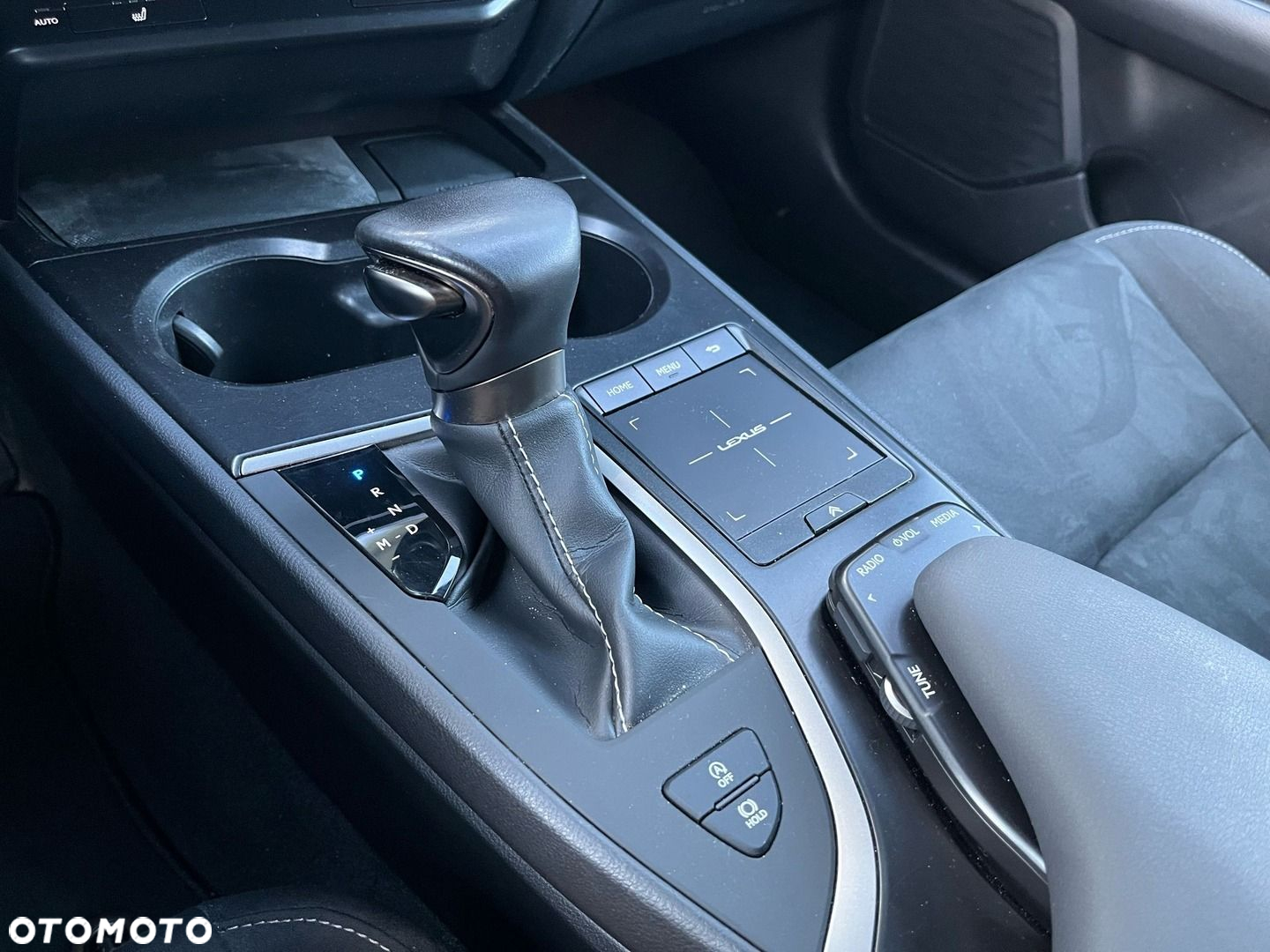 Lexus UX 200 GPF Business Edition 2WD - 21