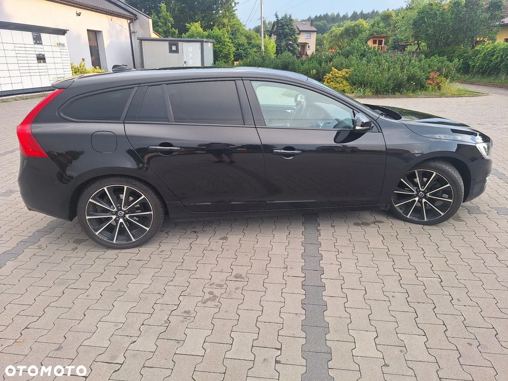 Volvo V60 T3 Drive-E Momentum - 8