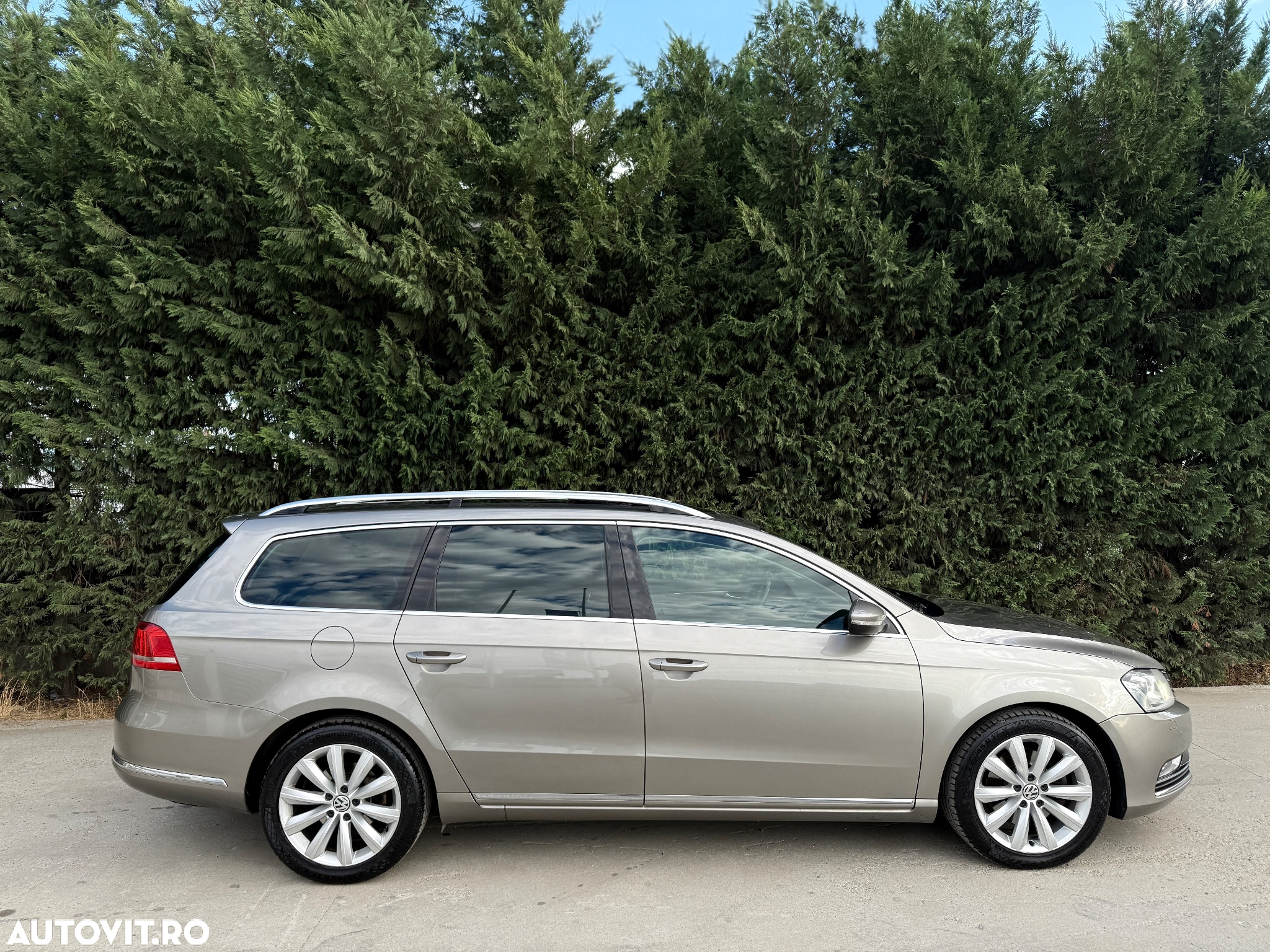 Volkswagen Passat Variant 2.0 TDI Blue TDI DSG Highline - 23