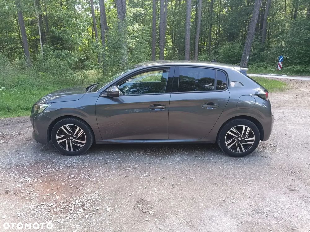 Peugeot 208 - 1