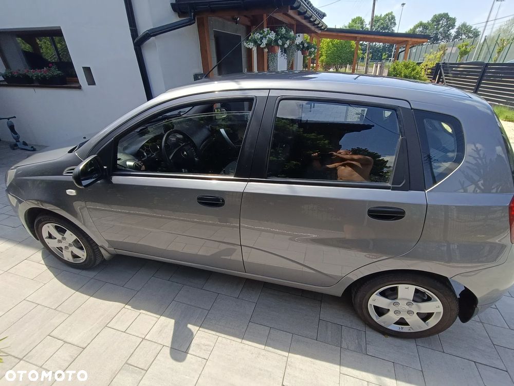 Chevrolet Aveo 1.2 16V Base / Classic - 5