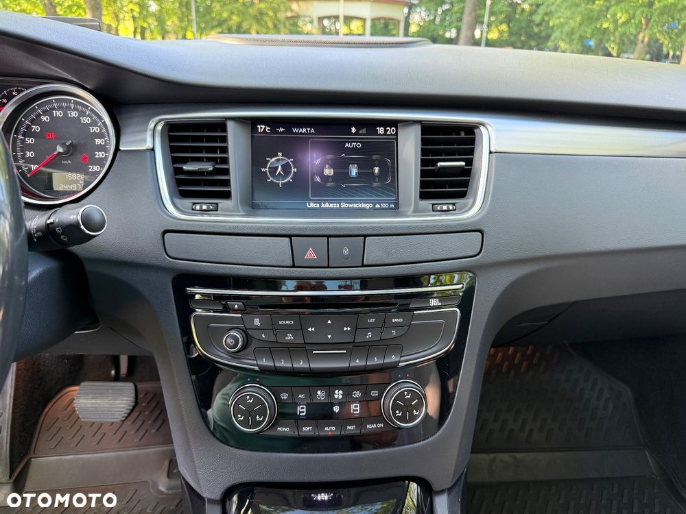Peugeot 508 RXH Hybrid4 - 28