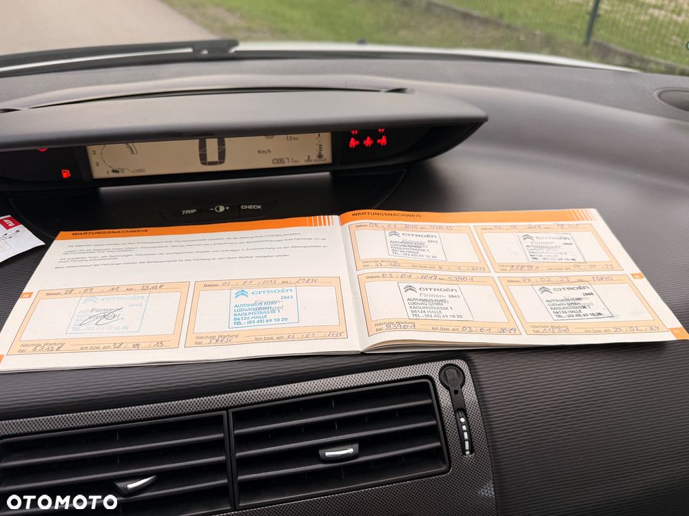 Citroën C4 1.4 16V Impress - 32
