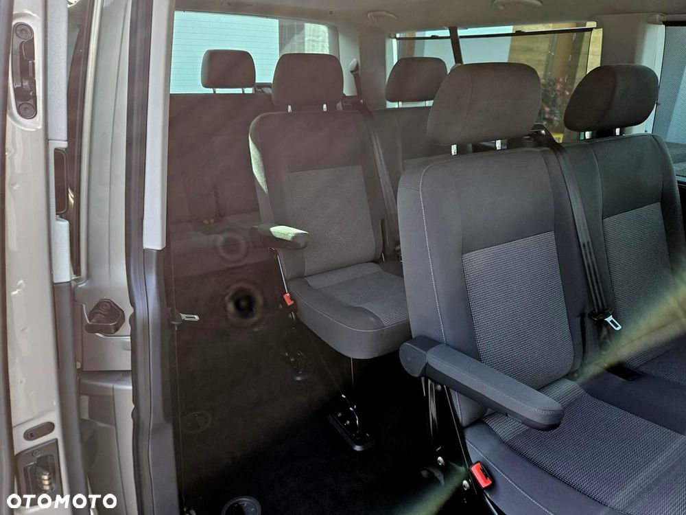 Volkswagen Caravelle - 25